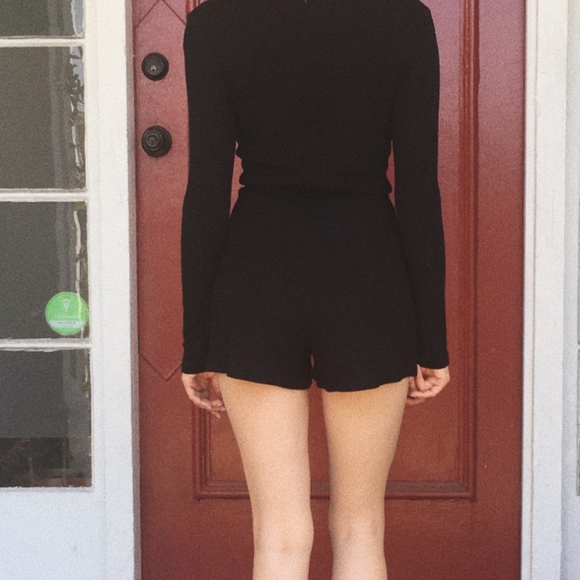 Kain label • BLACK LONG SLEEVE COMFY ROMPER NWT - Picture 4 of 4
